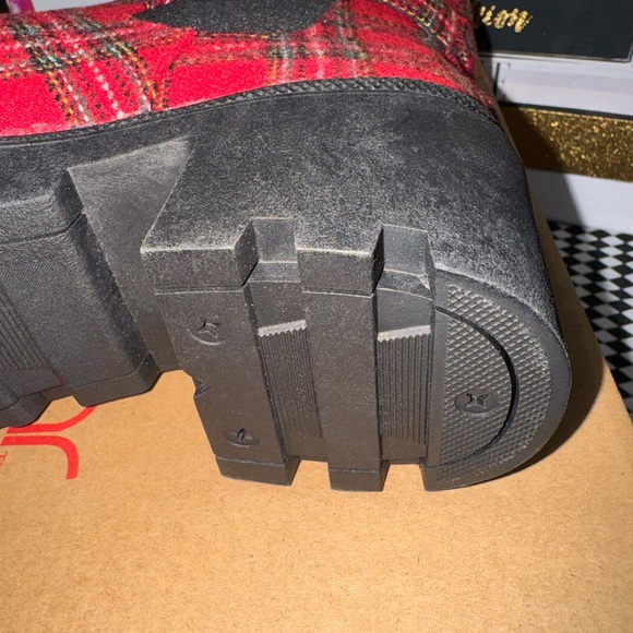 Sugar Red Plaid Stone Pearl Boots - Picture 5 of 10